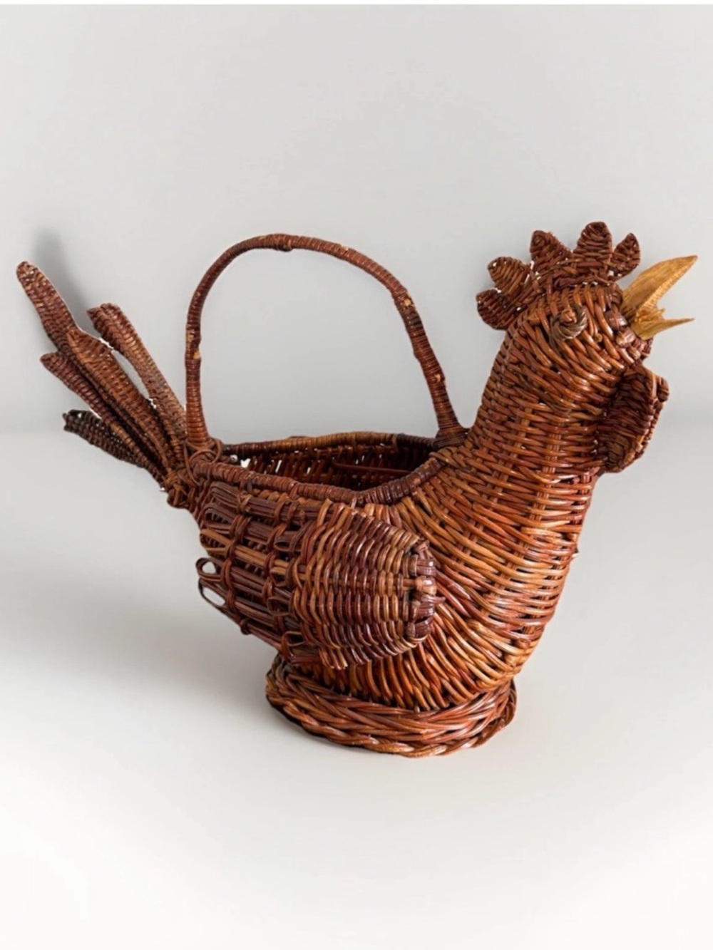 Vtg Rooster Chicken Wicker Basket FARMHOUSE COTTAGECORE PASTORAL KITCHEN EGG